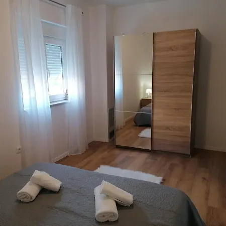 Bella 2 Apartment Sali